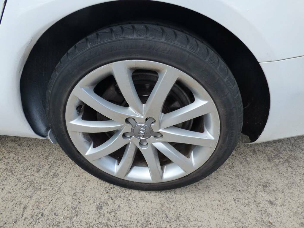 Audi A4 2.0 Tdi 177 Quattro Se Technik S Tronic White #4