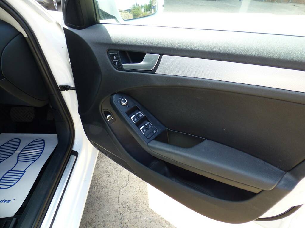 Audi A4 2.0 Tdi S Line Saloon Euro 5 S Black #27