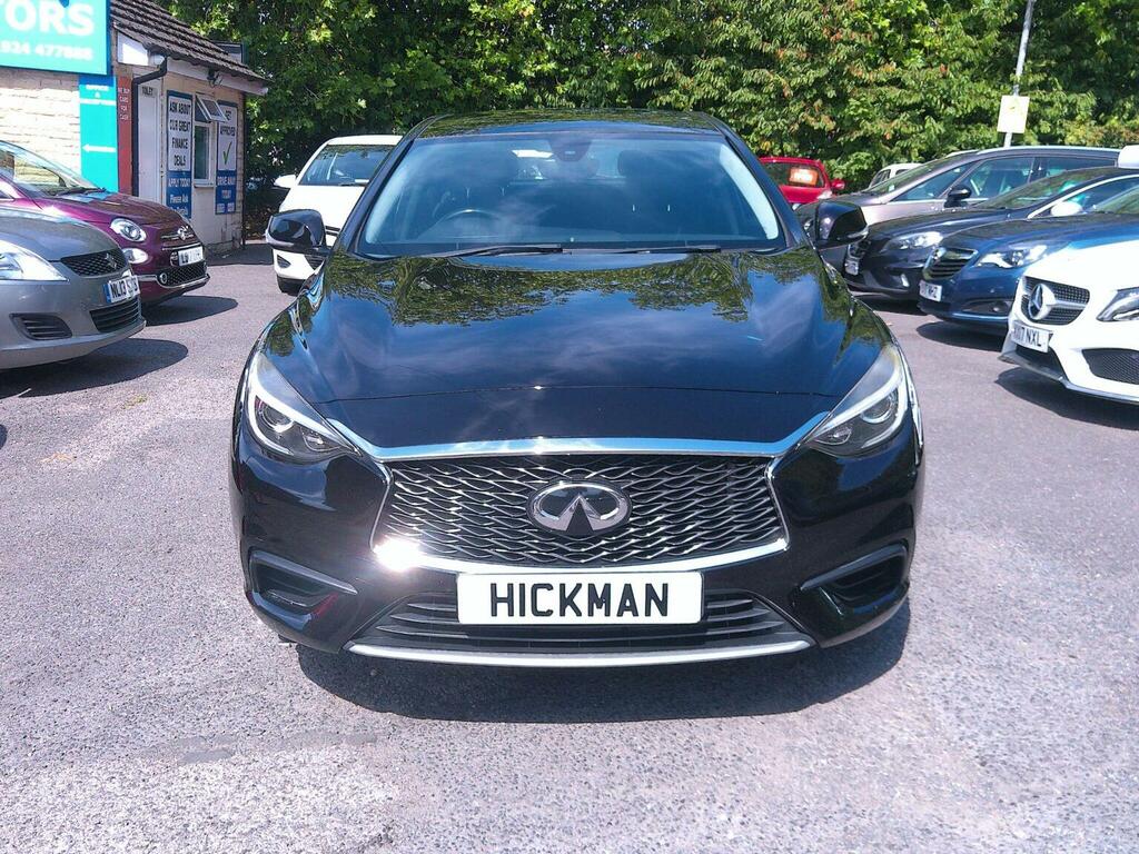 Infiniti Q30 Hatchback 2.2D Se Dct Euro 6 Ss 201767 Black #3