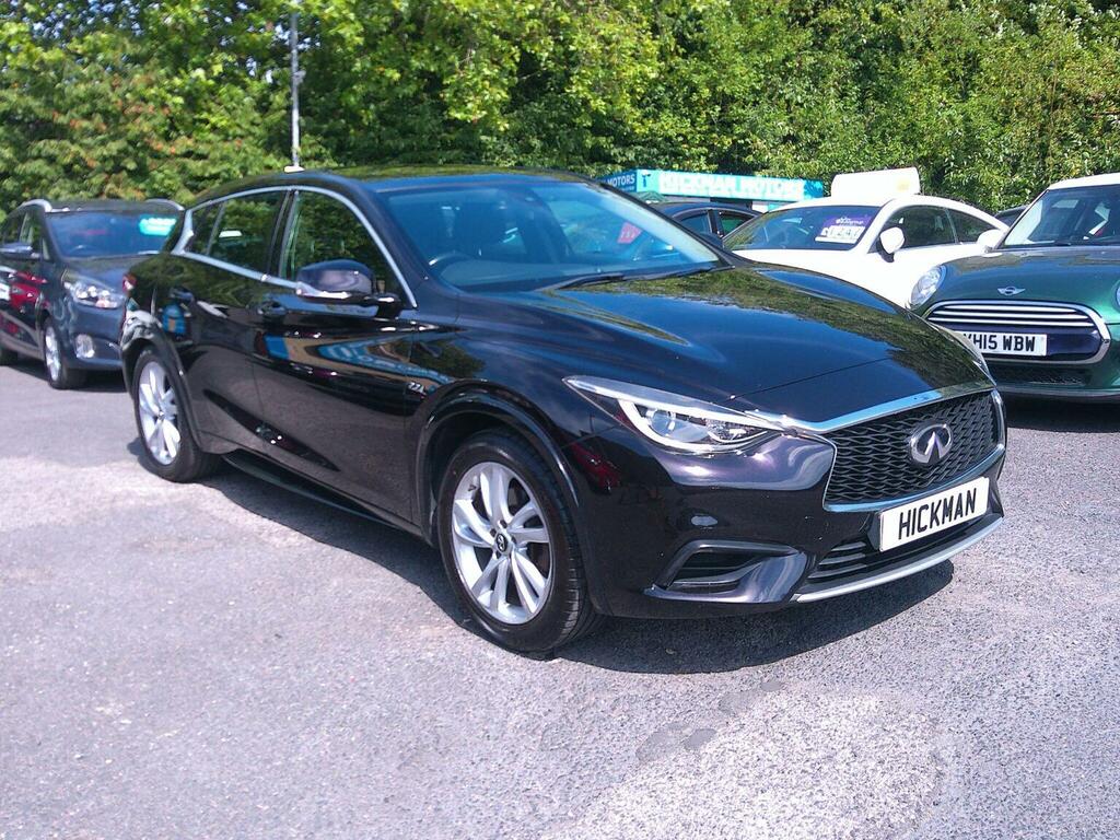 Infiniti Q30 Hatchback 2.2D Se Dct Euro 6 Ss 201767 Black #4