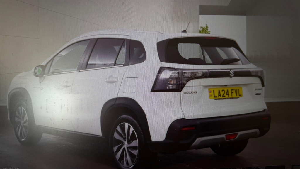 Suzuki S Cross Suv White #2