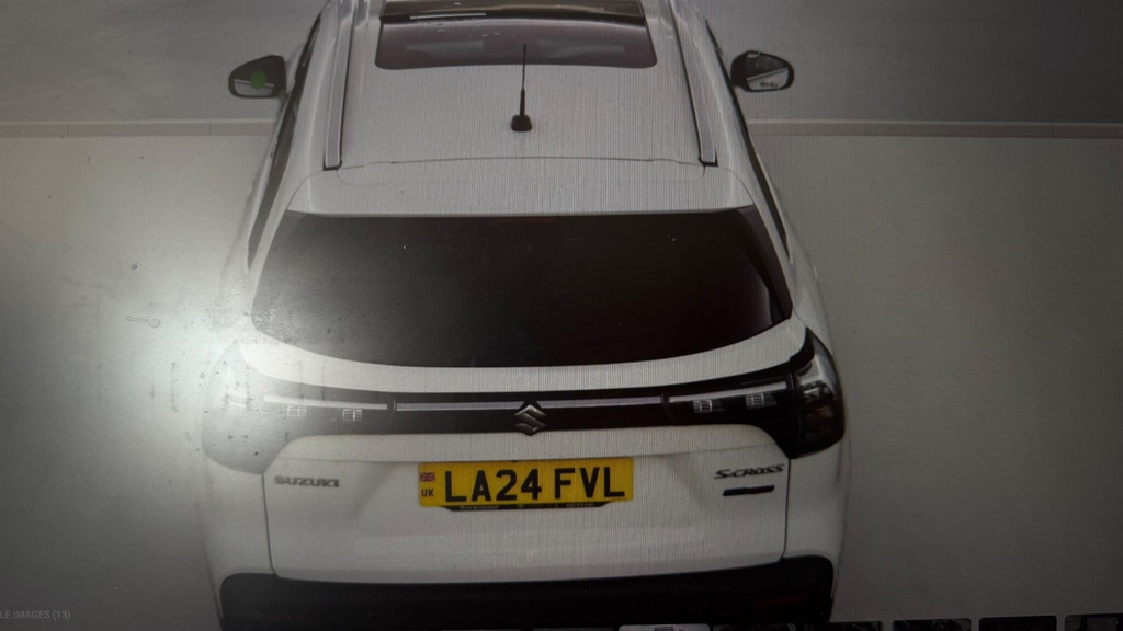 Suzuki S Cross Suv White #5
