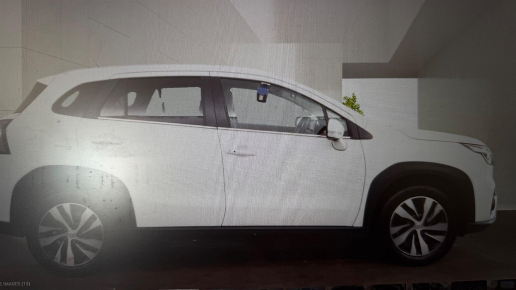Suzuki S Cross Suv White #6