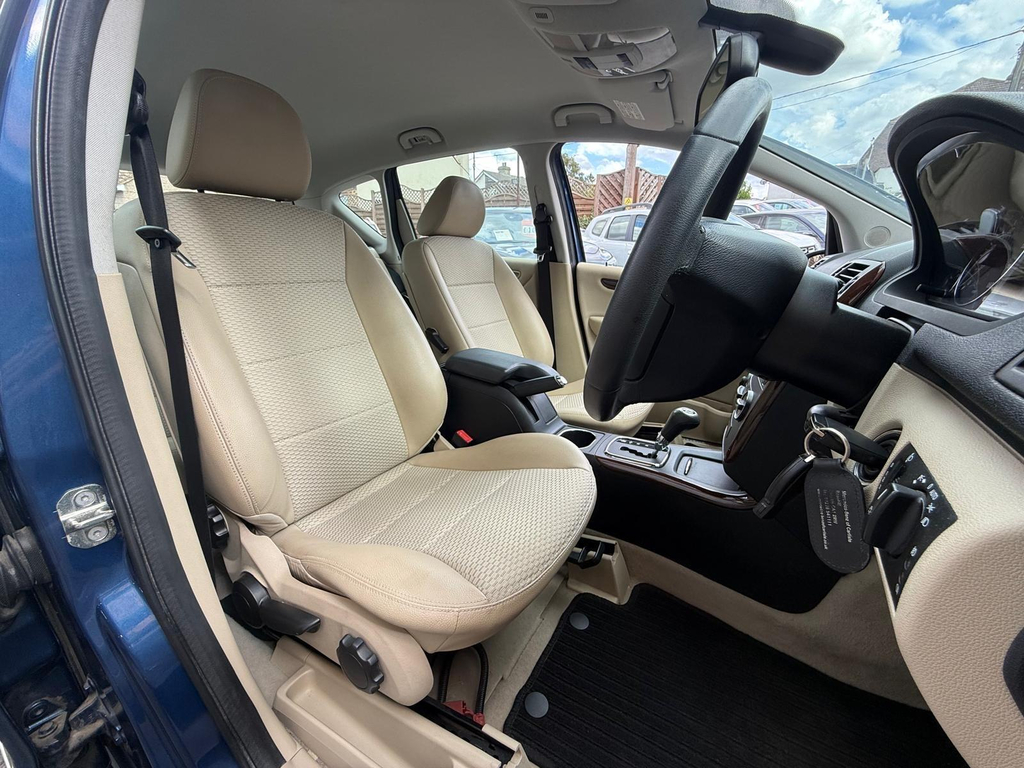 Mercedes-Benz A Class 1.5 A160 Classic Se Cvt Silver #11