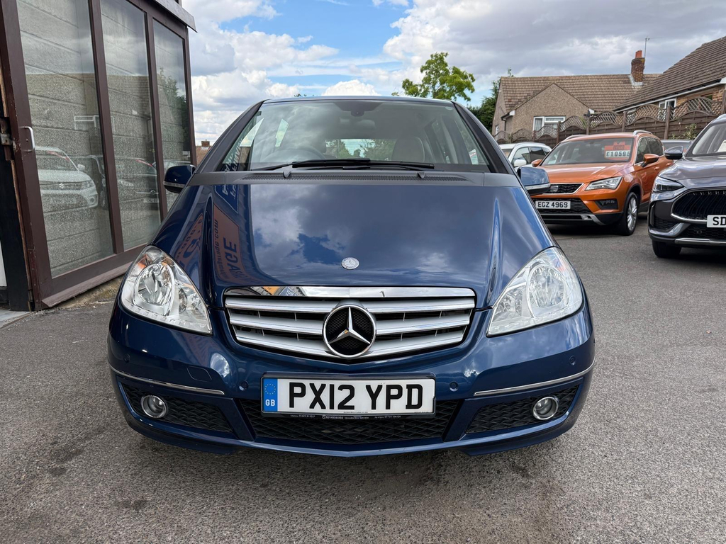 Mercedes-Benz A Class 1.5 A160 Classic Se Cvt Silver #2