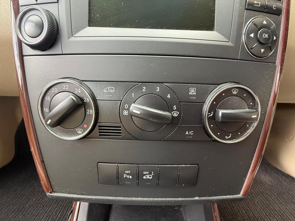 Mercedes-Benz A Class 1.5 A160 Classic Se Cvt Silver #28