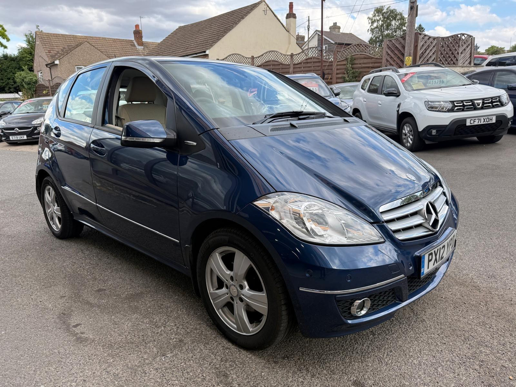 Mercedes-Benz A Class 1.5 A160 Classic Se Cvt Silver #1