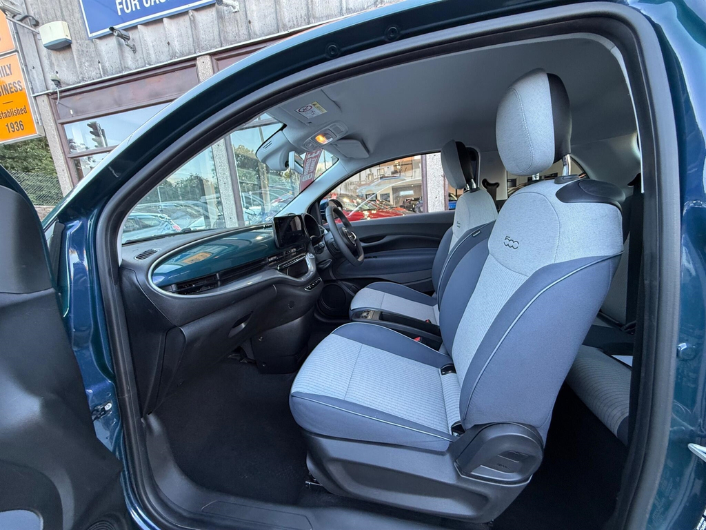 Fiat 500E 2023 42Kwh La Prima Hatchback Black #11