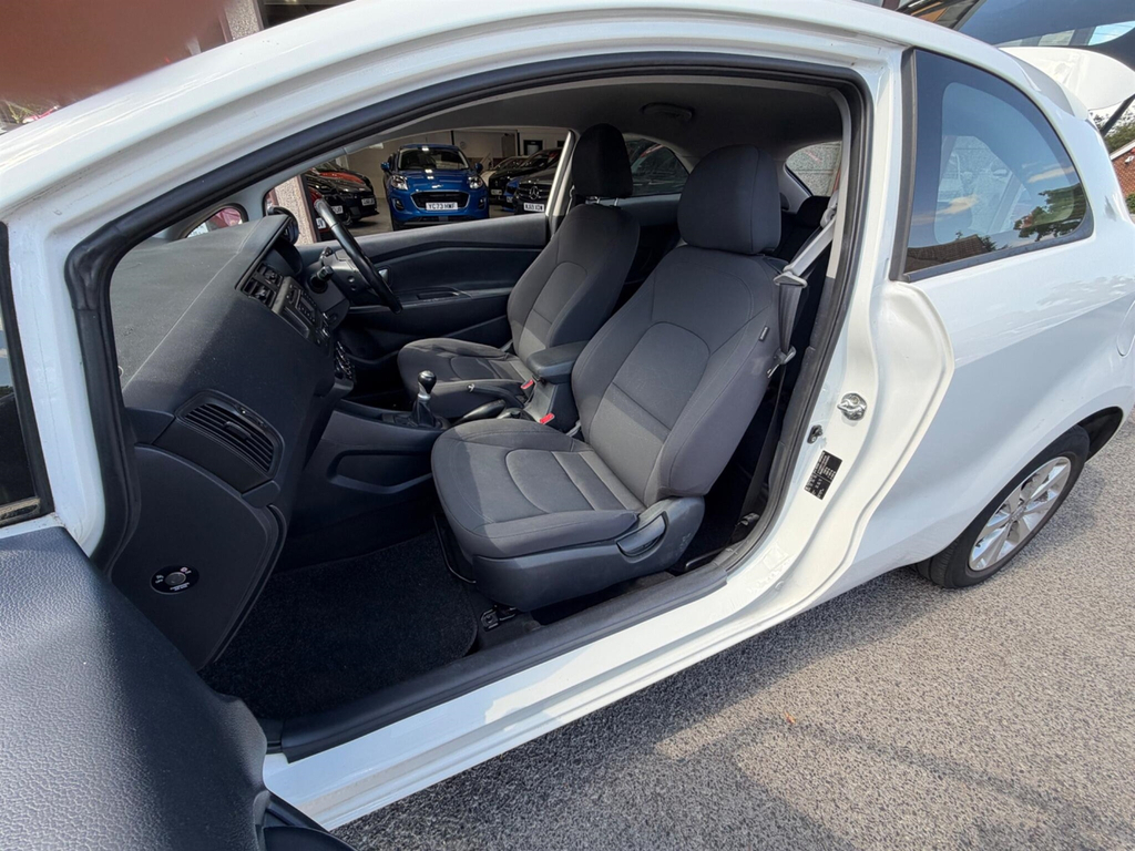 Kia RIO 1.25 2 Hatchback Euro 5 84 Bhp Blue #21