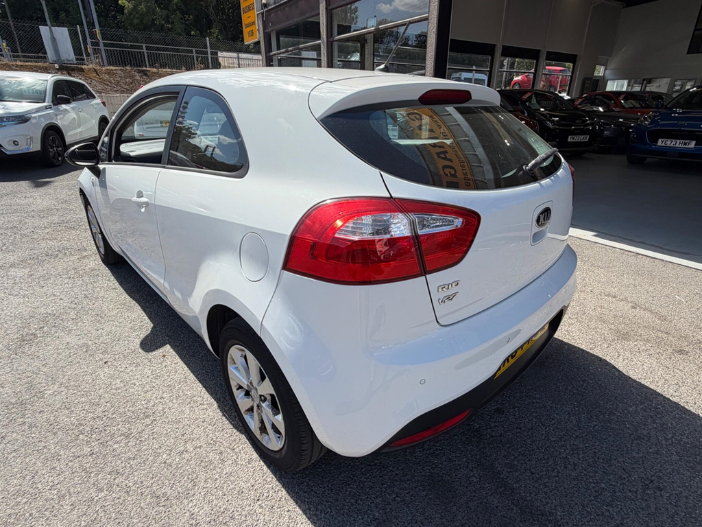 Kia RIO 1.25 Vr7 Euro 5 White #5