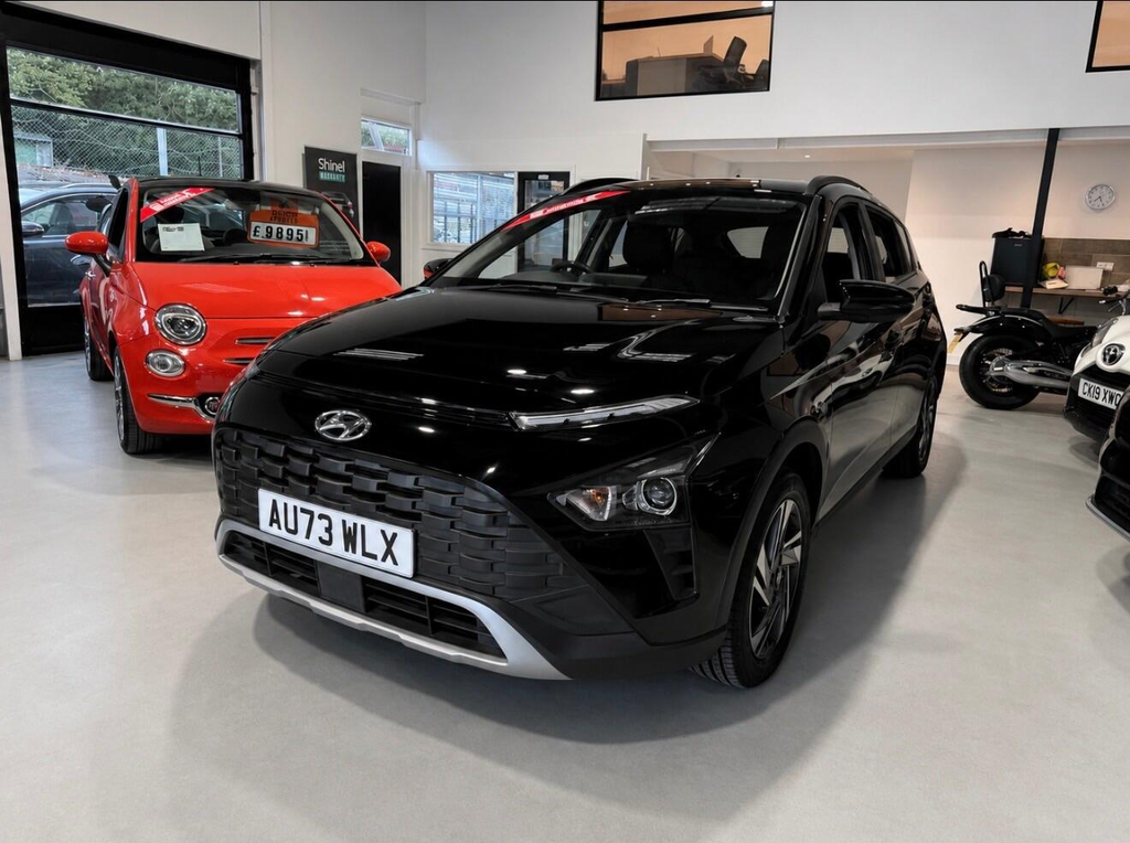 Hyundai Bayon Suv Black #2