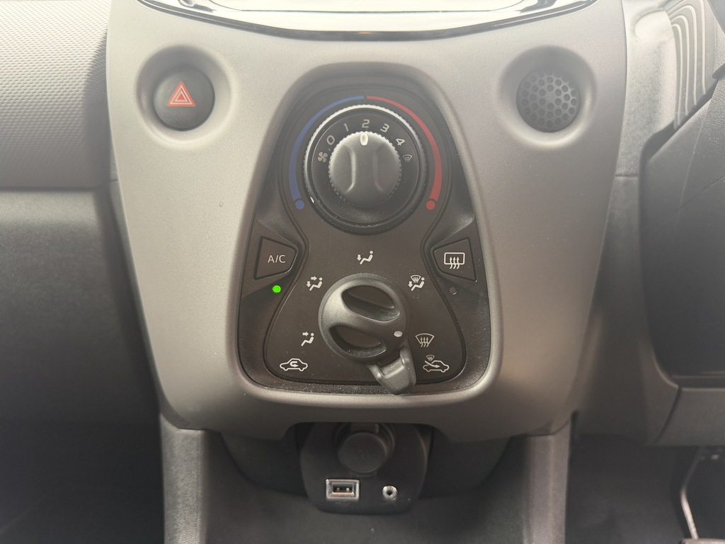 Peugeot 108 1.0 72 Collection 2-Tronic Grey #13