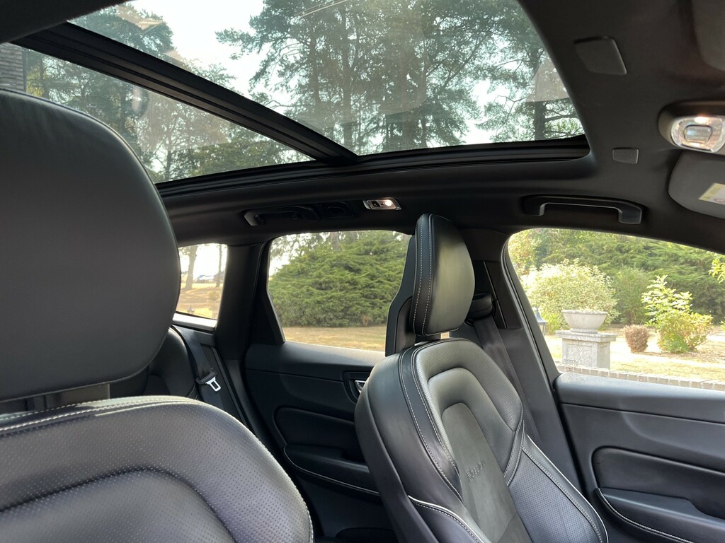 Volvo XC60 D4 Awd Momentum Lane Depart Alert,park Assist,nav Silver #40