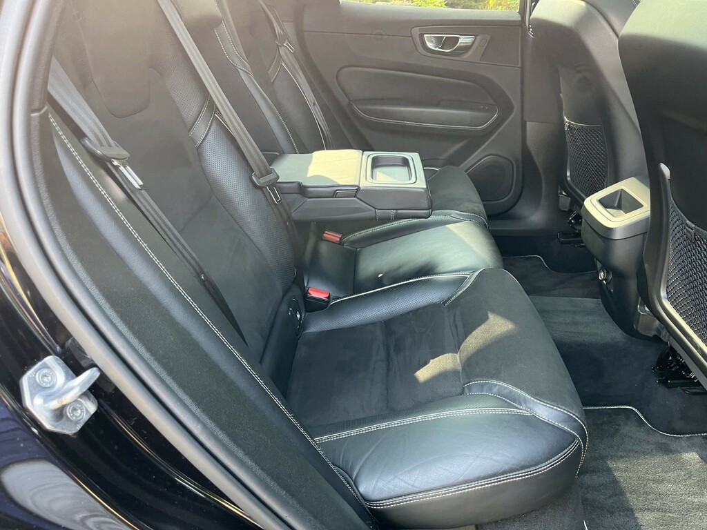 Volvo XC60 D4 Awd Momentum Lane Depart Alert,park Assist,nav Silver #29