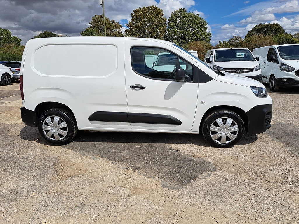 Citroen Berlingo Bluehdi 1000 Enterprise M KN70OGU White #3