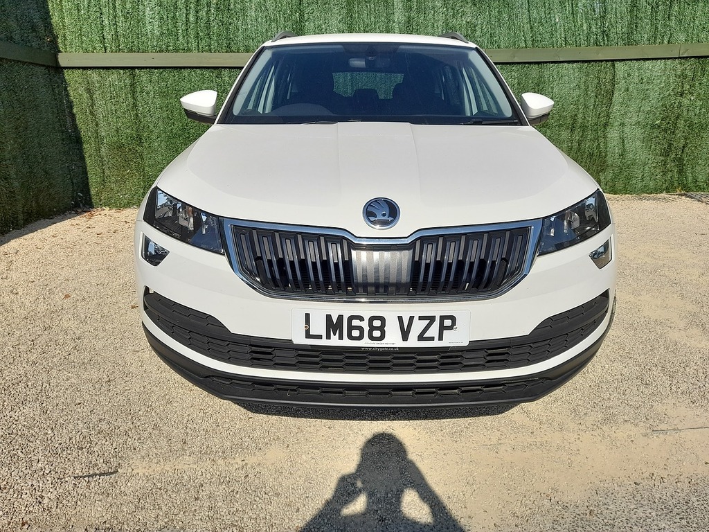 Skoda Karoq Tsi Act Se White #3