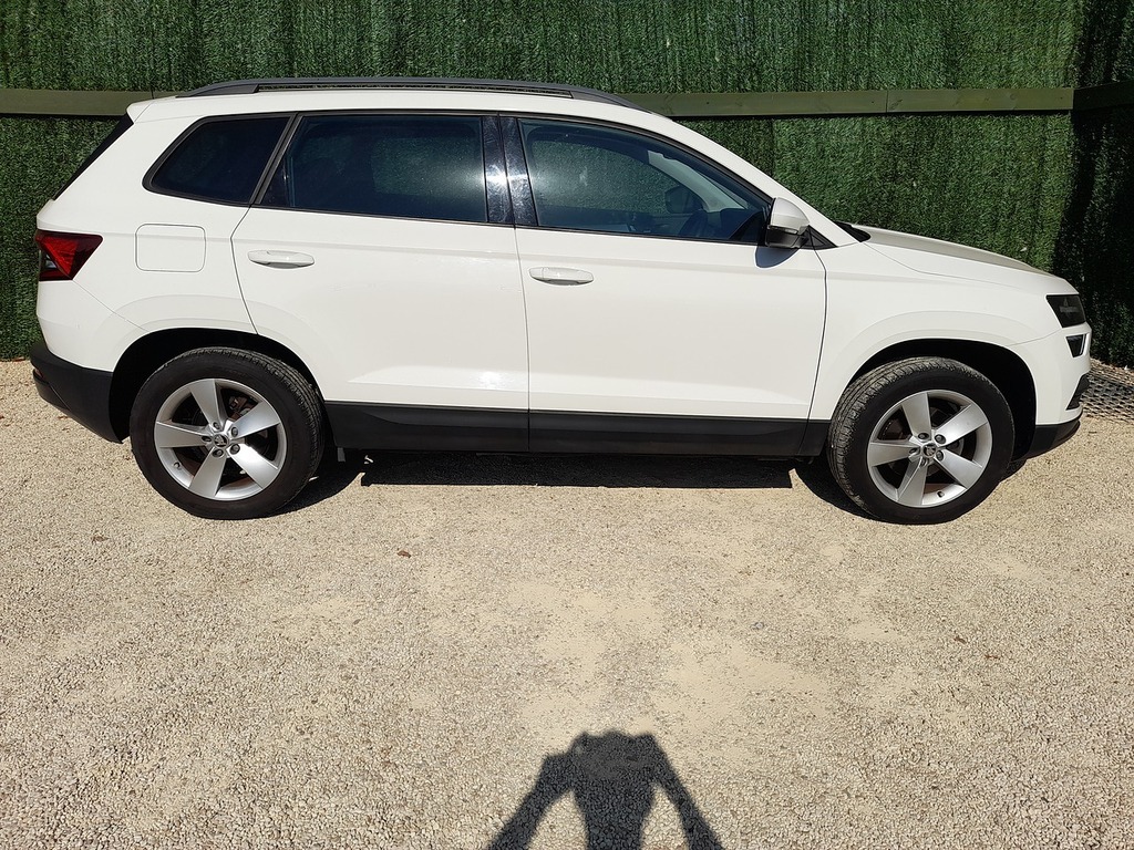 Skoda Karoq Tsi Act Se White #2