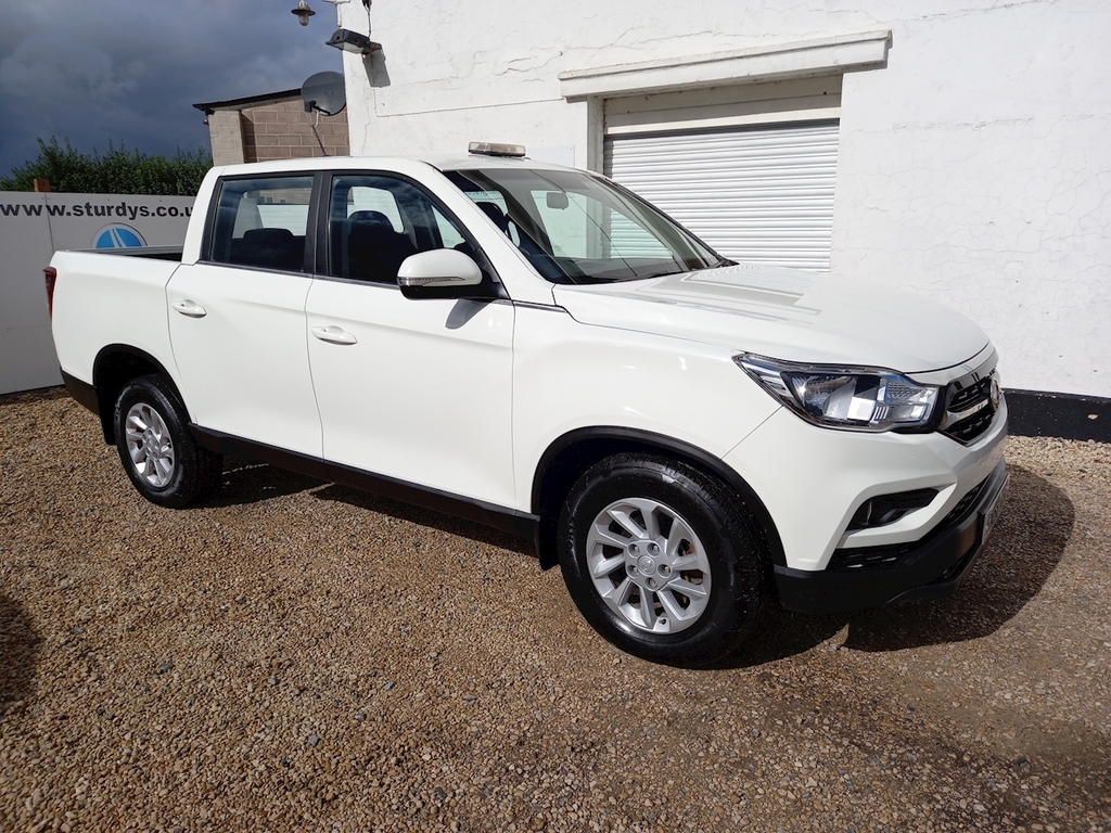 SsangYong Musso D Ex YN68ASX White #4