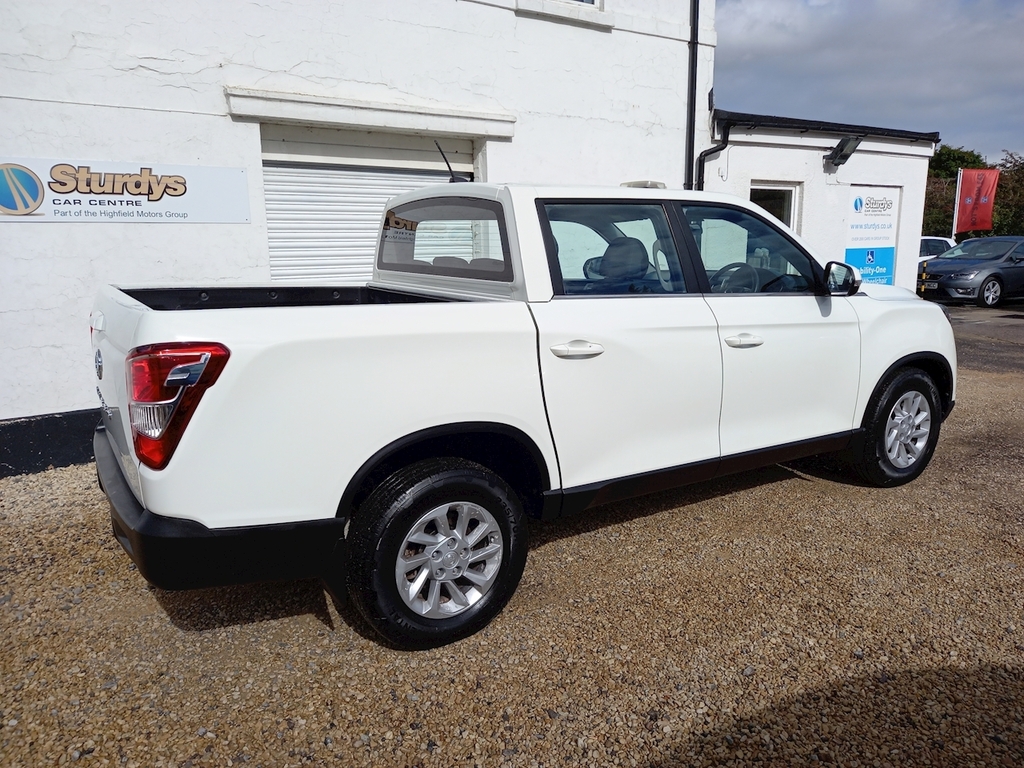 SsangYong Musso D Ex YN68ASX White #6