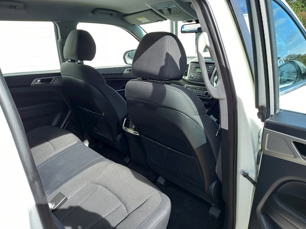 SsangYong Musso D Ex YN68ASX White #5