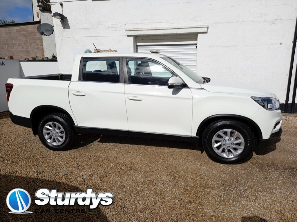 SsangYong Musso D Ex White