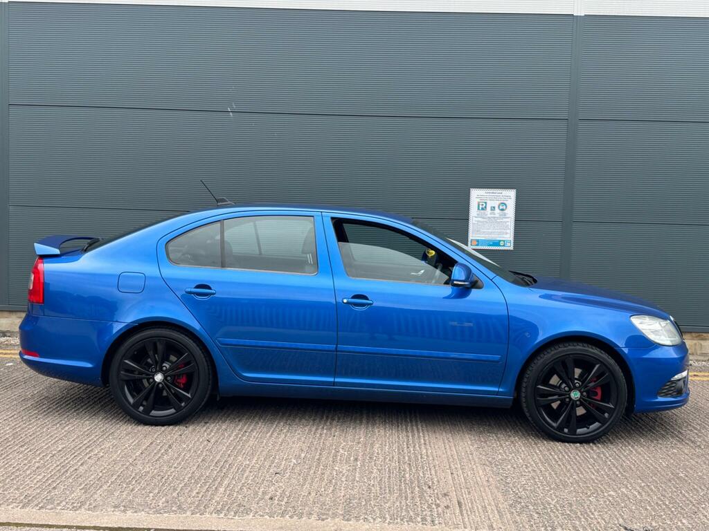 Skoda Octavia Vrs Blackline Blue #3