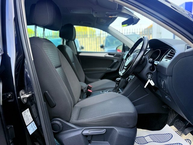 Volkswagen Tiguan 2016 2.0 Tdi Bluemotion Tech Se Navigation Suv All Black #6
