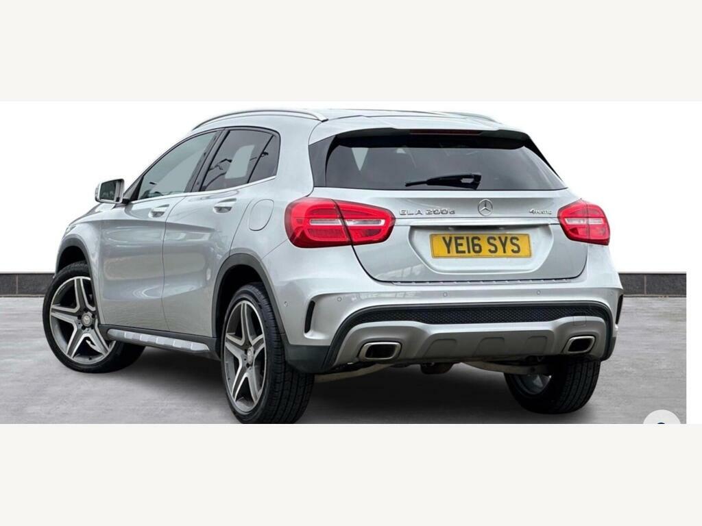 Mercedes-Benz GLA Class 2.1 Gla200d Sport Premium Plus Suv 7G Silver #1