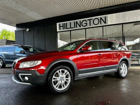 Volvo XC70 2.4 D5 Se Red #2
