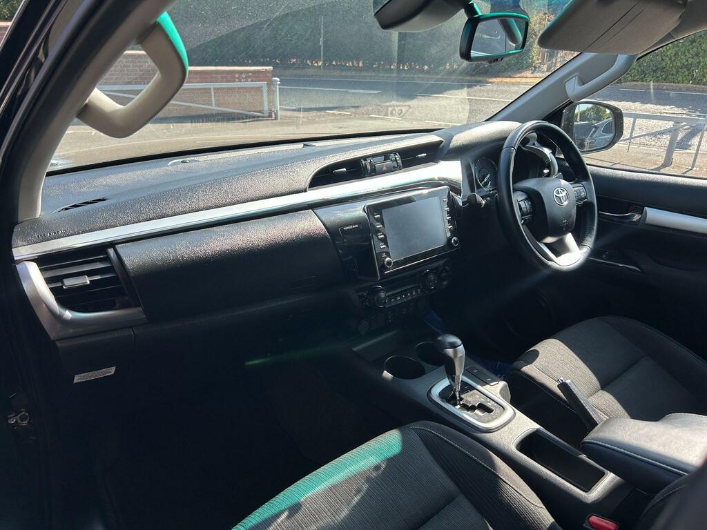 Toyota HILUX 2.8 D-4d Invincible 4Wd Euro 6 Ss Black #5