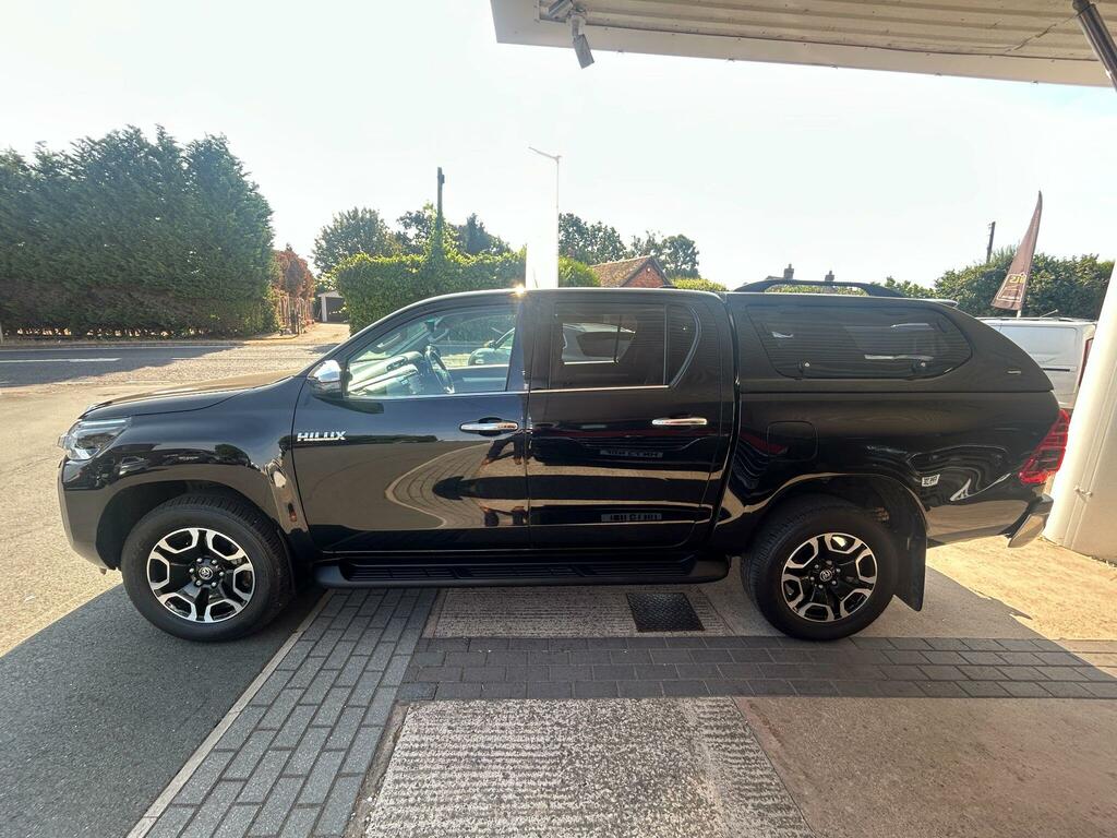 Toyota HILUX 2.8 D-4d Invincible 4Wd Euro 6 Ss Black #4