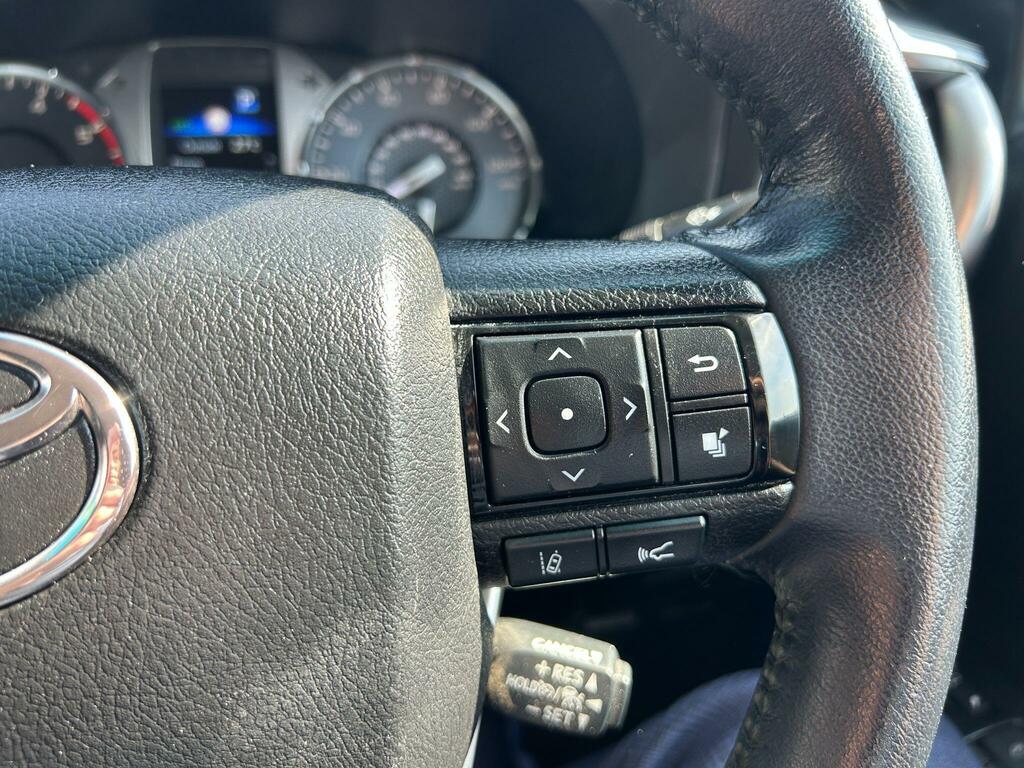 Toyota HILUX 2.8L Invincible X 4Wd Black #22