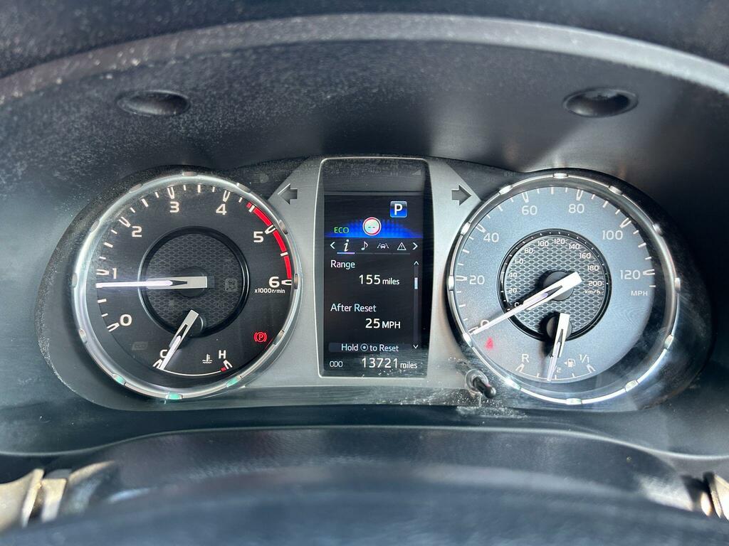 Toyota HILUX 2.8L Invincible X 4Wd Black #25