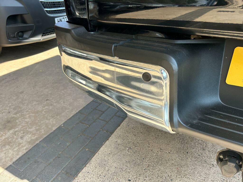 Toyota HILUX 2.8L Invincible X 4Wd Black #11