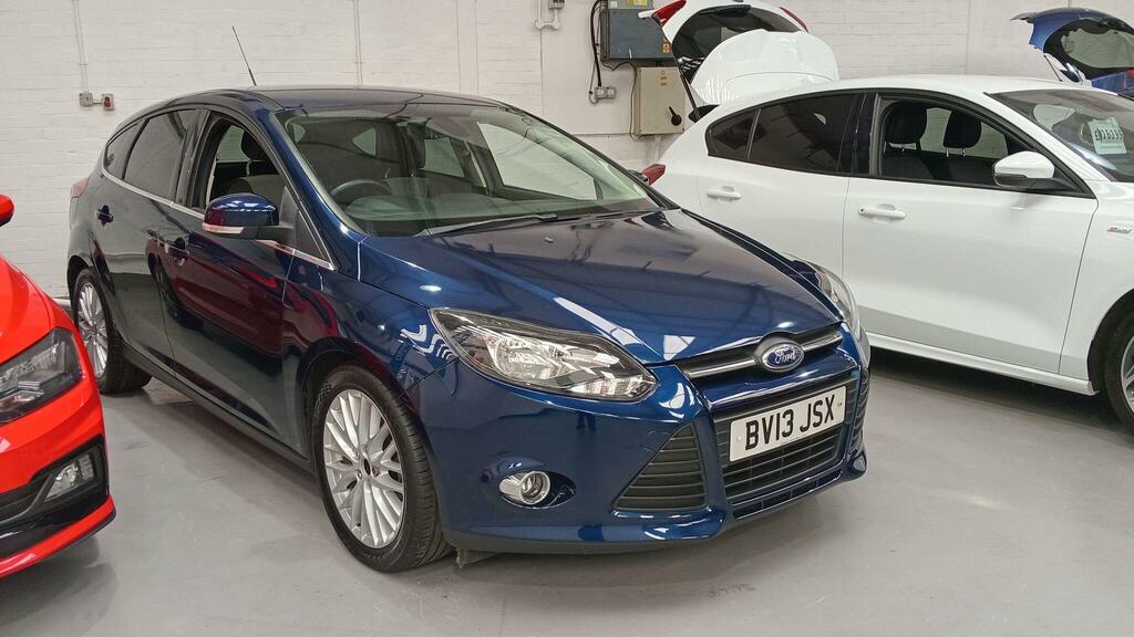 Ford Focus 1.0T Ecoboost Zetec Hatchback Eu Blue