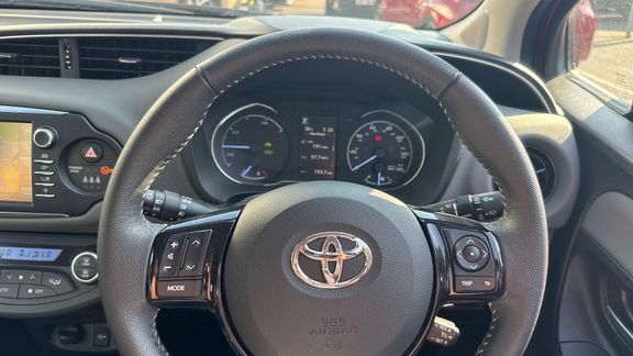 Toyota Yaris Yaris Excel Hev Cvt White #13