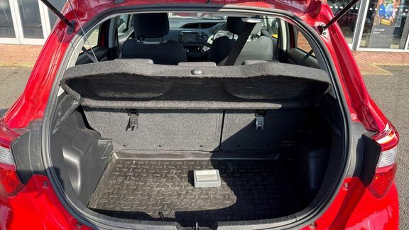 Toyota Yaris Yaris Excel Hev Cvt White #18