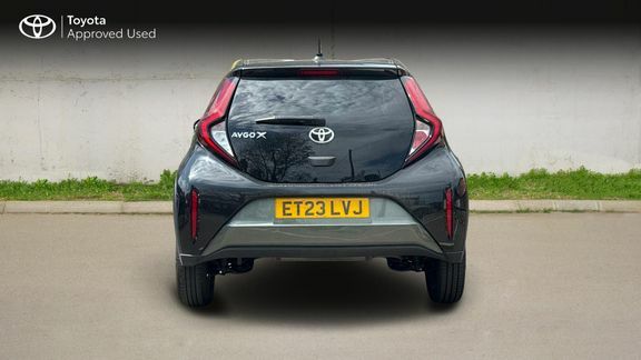 Toyota Aygo X Edge Manual Green #4