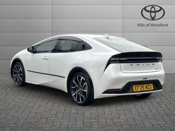 Toyota Prius Excel White #5