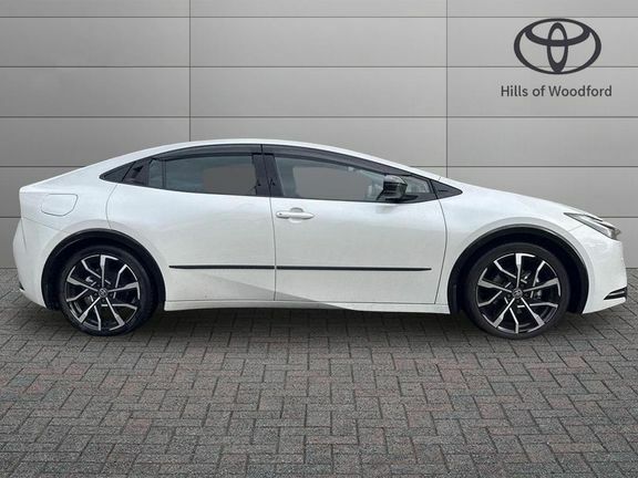 Toyota Prius Excel White #2