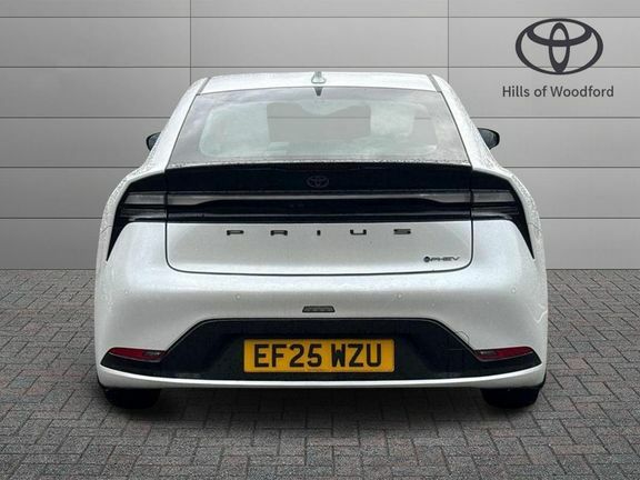 Toyota Prius Excel White #4