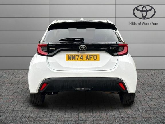 Toyota Yaris Design White #4