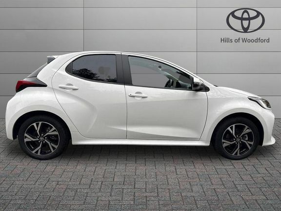 Toyota Yaris Design White #2