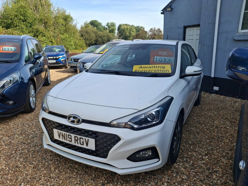 Hyundai I20 1.2 Se Launch Edition Hatchback White #2