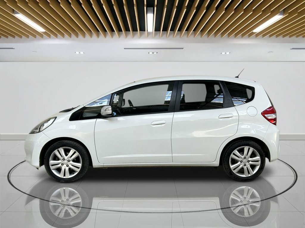 Honda Jazz 1.4L Es Plus White #5