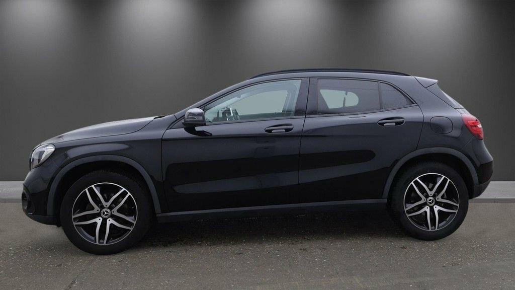 Mercedes-Benz GLA Class 1.6L Urban Edition Black #6