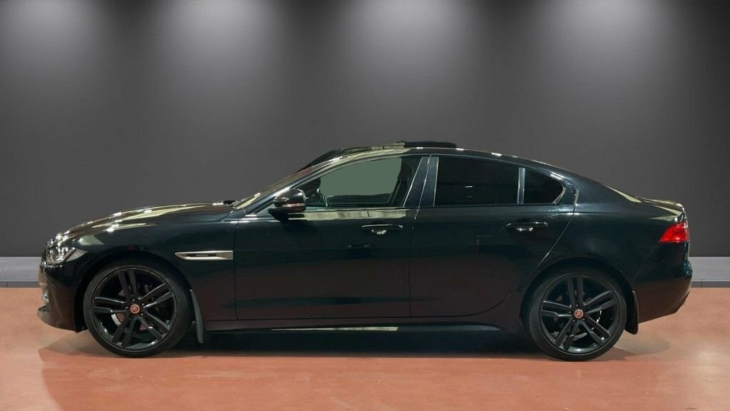 Jaguar XE 2L R-sport Black #6