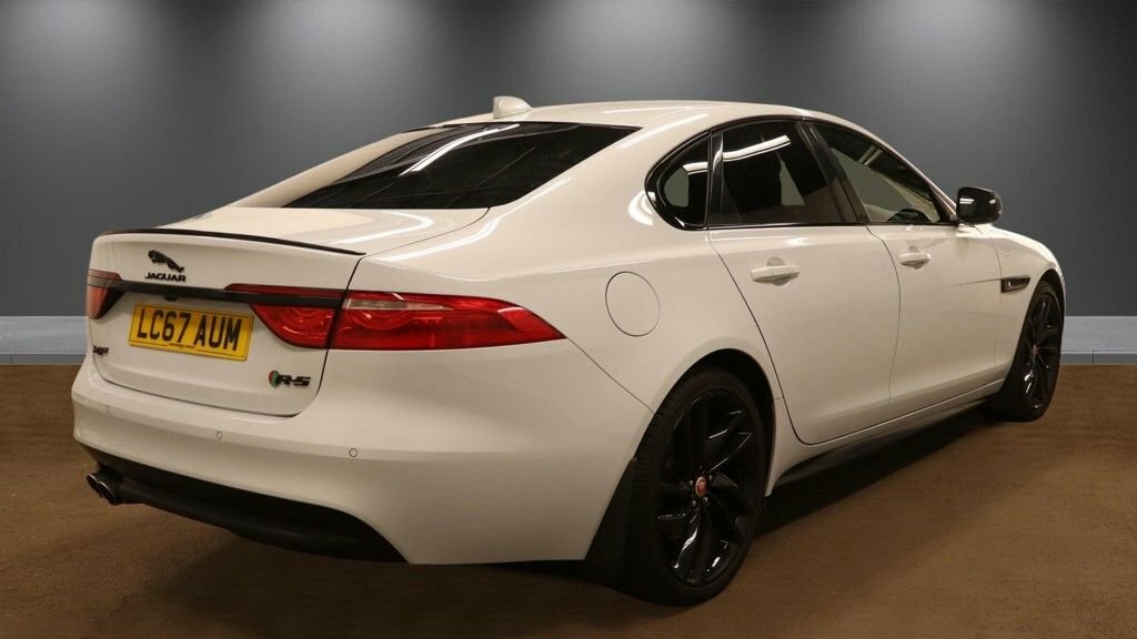 Jaguar XF 2L R-sport White #4