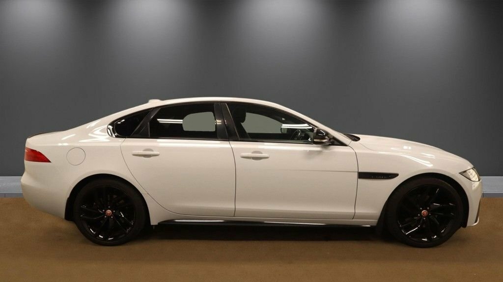 Jaguar XF 2L R-sport White #5