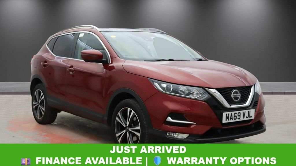 Nissan Qashqai 1.3L N-connecta Red